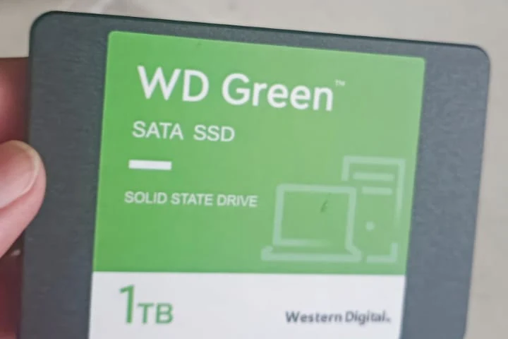 SSD de marca nuevo incluido en el servicio de instalación en el taller TecnoSmart Querétaro