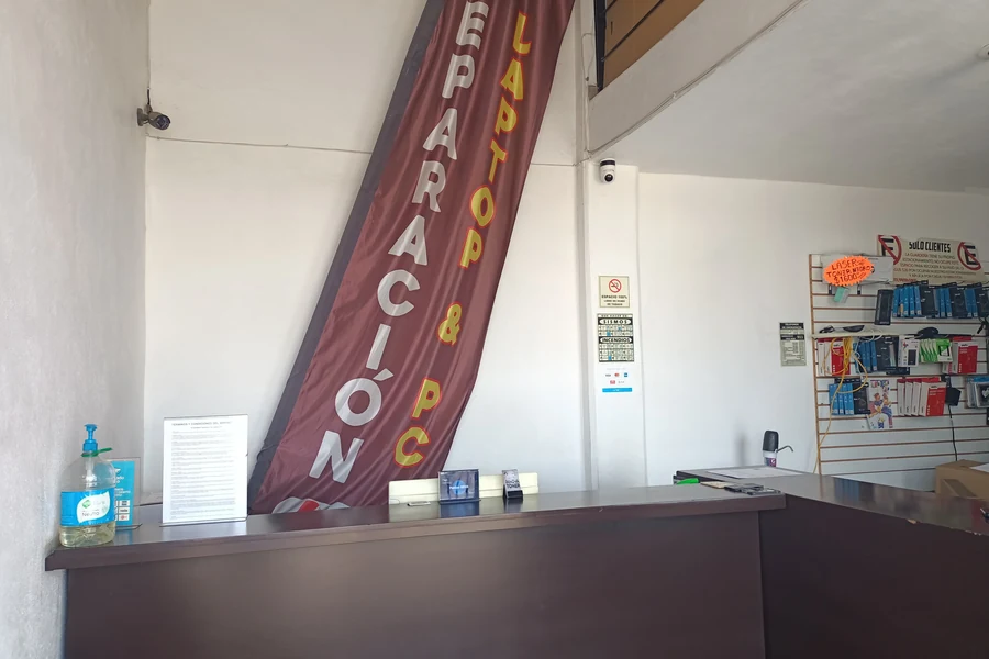 Área de recepción del taller TecnoSmart en Querétaro